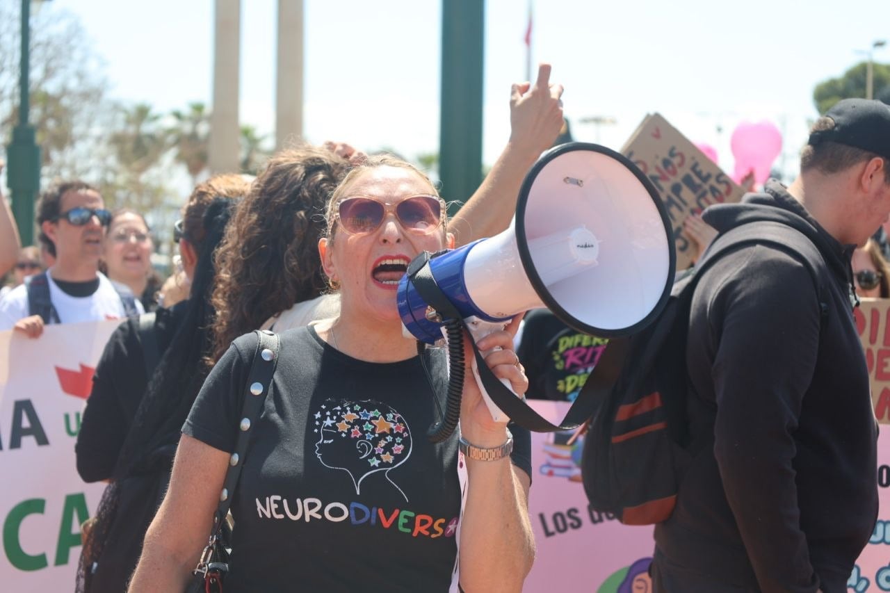 La manifestación que ha recorrido el centro de Málaga ha exigido una educación pública inclusiva y de calidad (Neurodiverso)