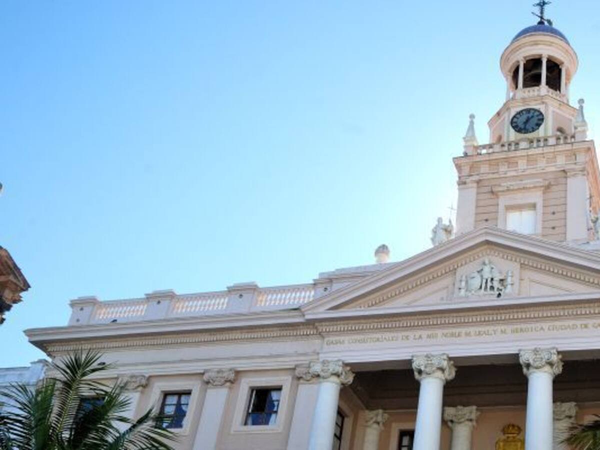 El funcionario acusa al Ayuntamiento por no darle tareas