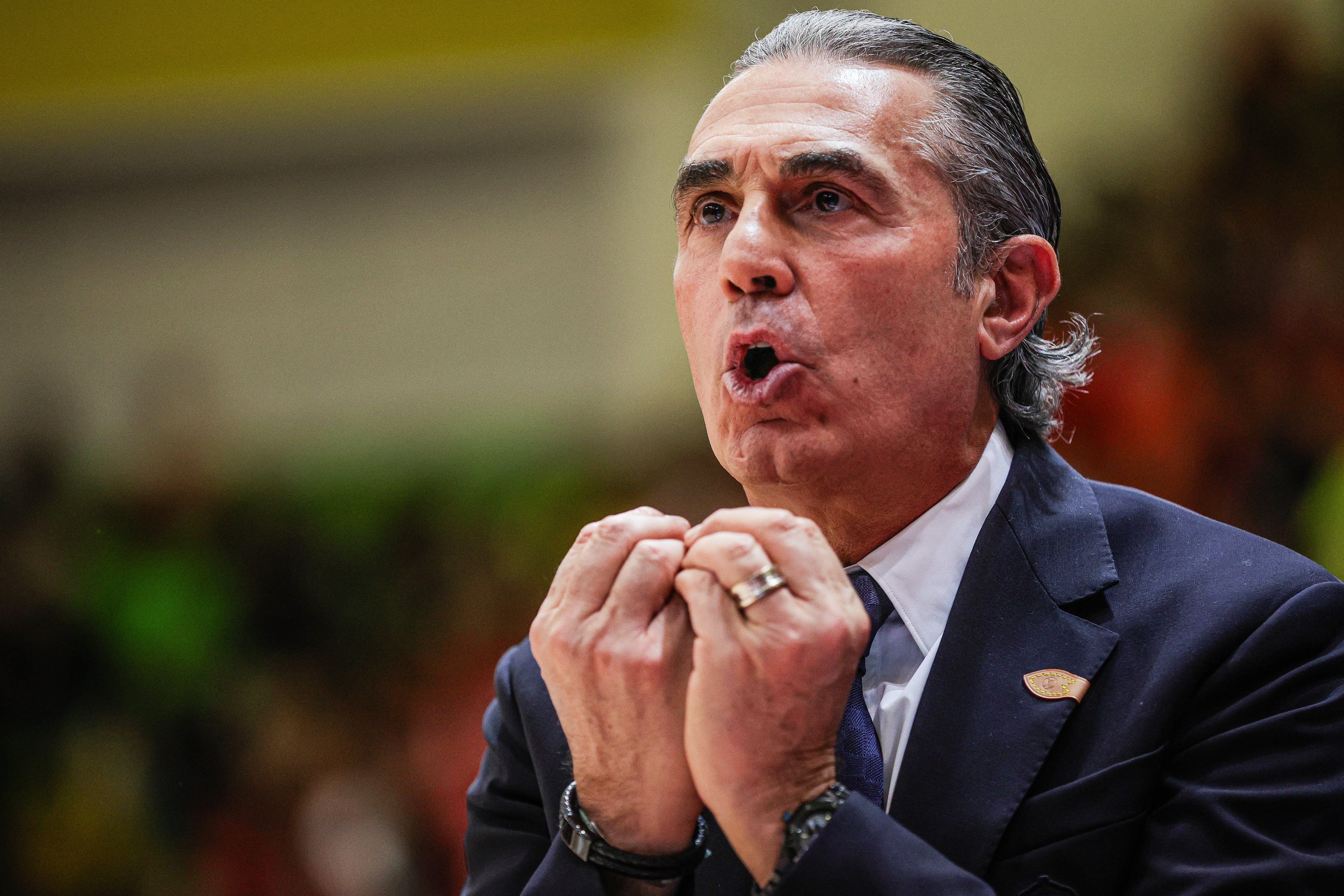 Scariolo durante el partido frente Hapoel Tel-Aviv