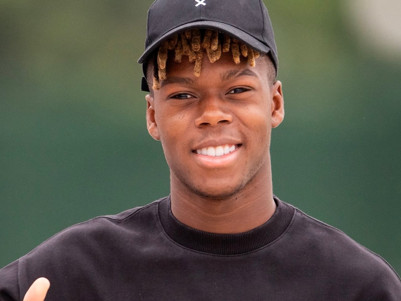 Nico Williams llegando a Lezama tras sus vacaciones