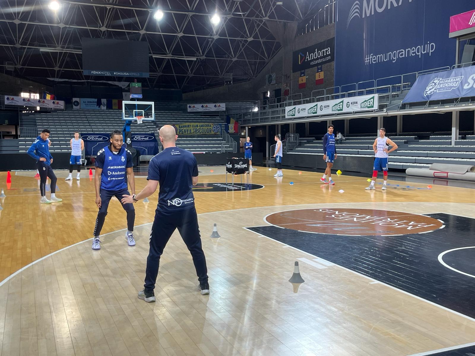 Entrenament previ al duel contra el Saragossa