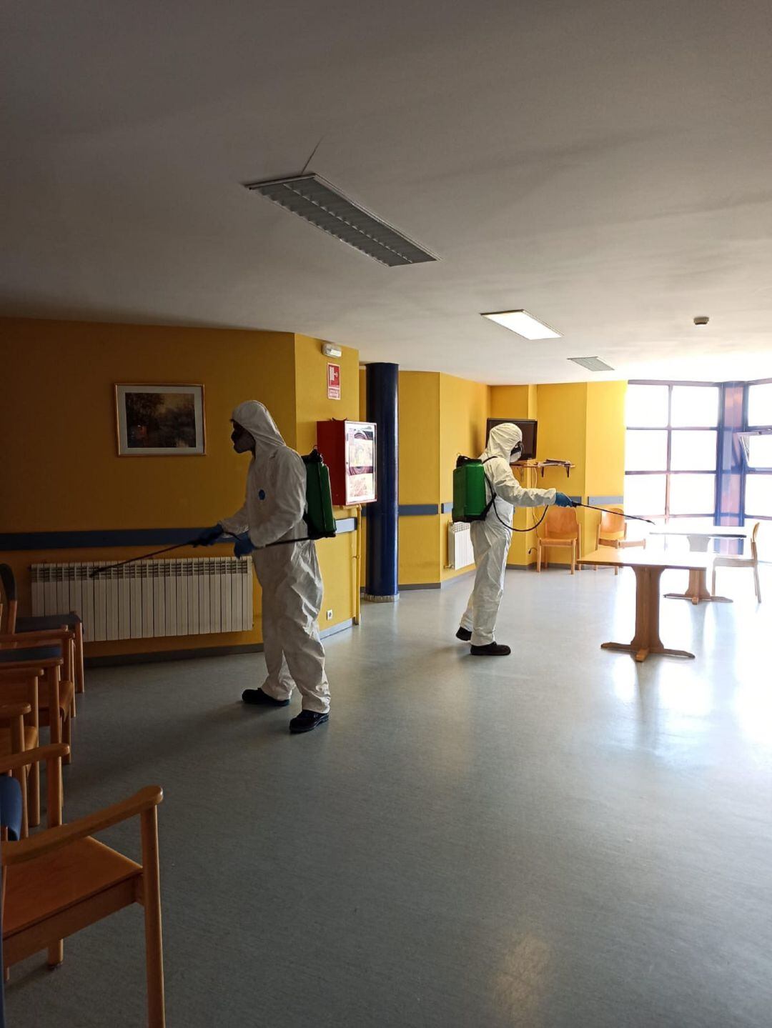Equipo de desinfección de la Diputación de Palencia