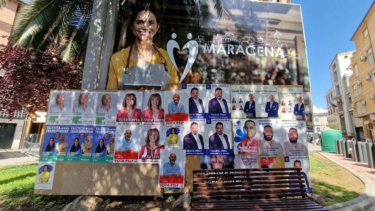 Cartelería de los partidos que se presentaron en Maracena (Granada) a las elecciones municipales del 28 de mayo de 2023