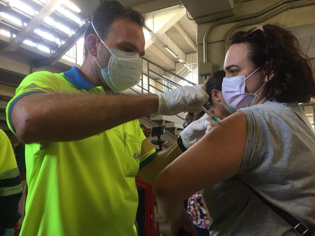 Vacunación en el estadio Enrique Roca (Nueva Condomina)