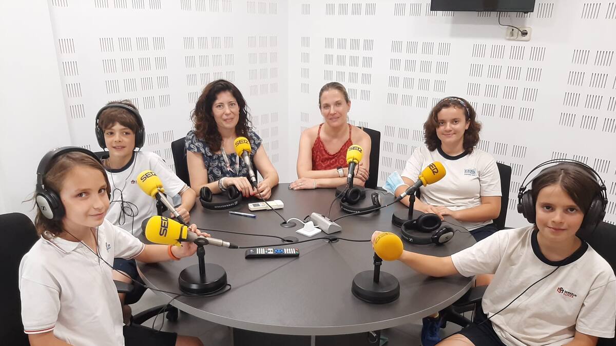 Alumnos y técnicos del colegio Mirasur School de Pinto comparten su experiencia en el documental 'Las cebras' sobre altas capacidades