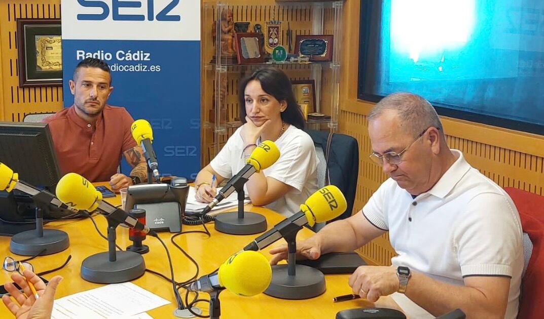 Integrantes del programa &#039;en clave sur&#039; de Radio Cádiz, por iniciativa de CCOO,  sobre  pesca