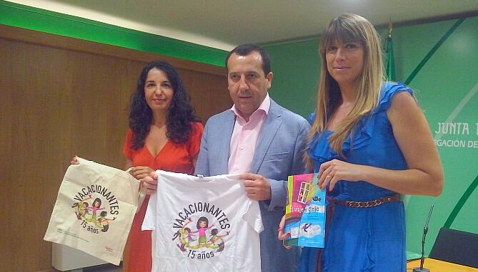 El Delegado del Gobierno, José Ruiz Espejo en la presentación de los campamentos