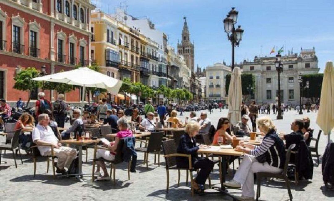 Veladores en Plaza de San Francisco