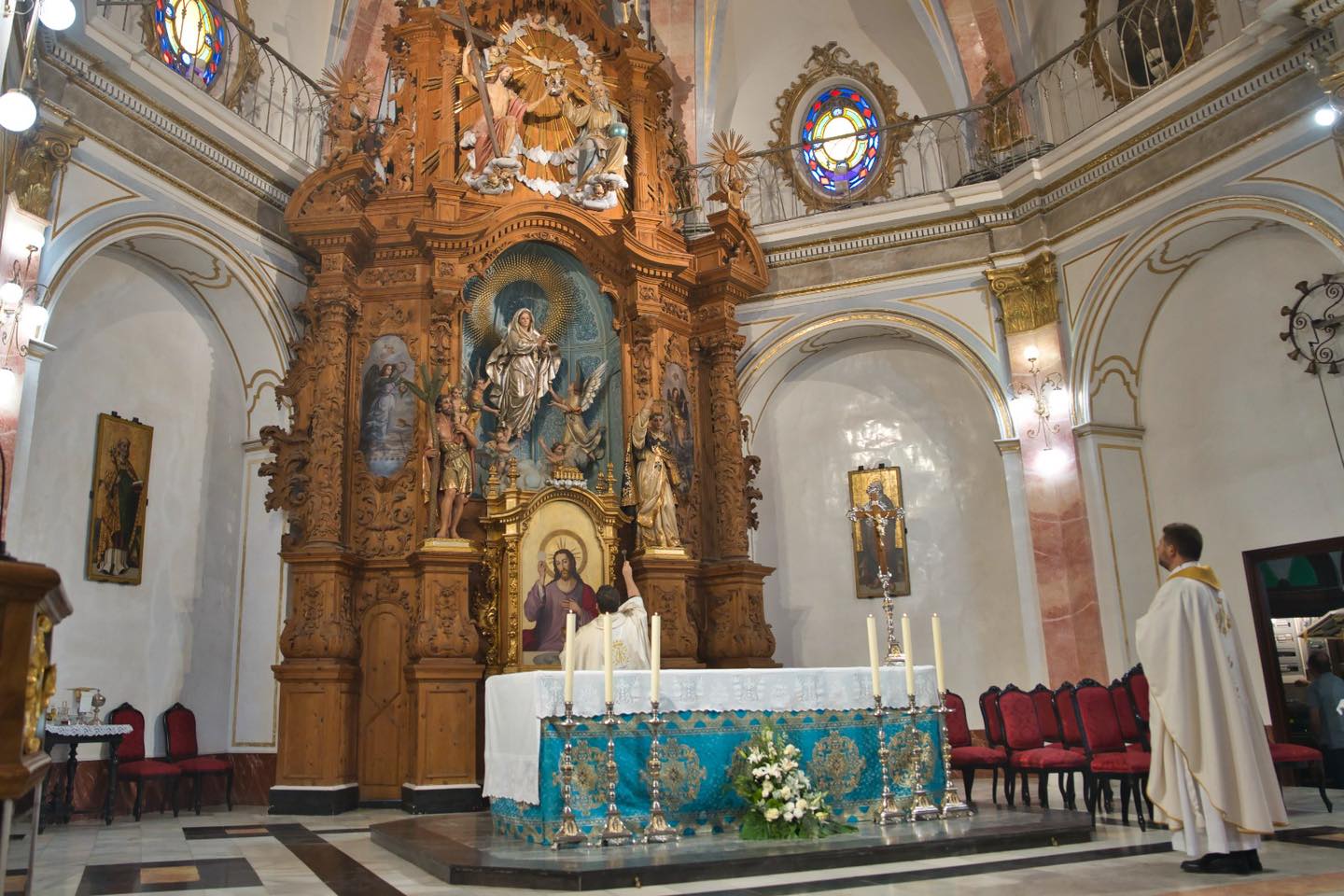 Momento del oficio religioso