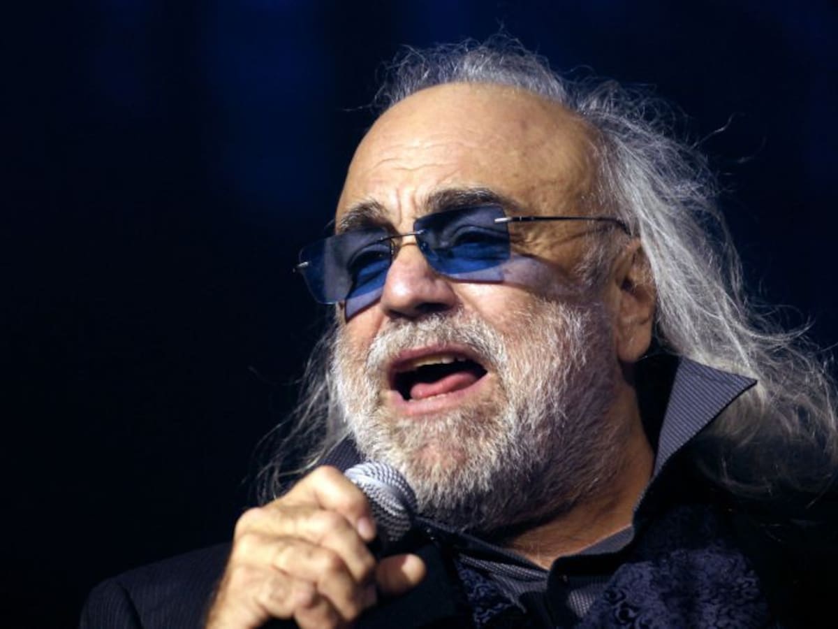 Muere el cantante griego Demis Roussos