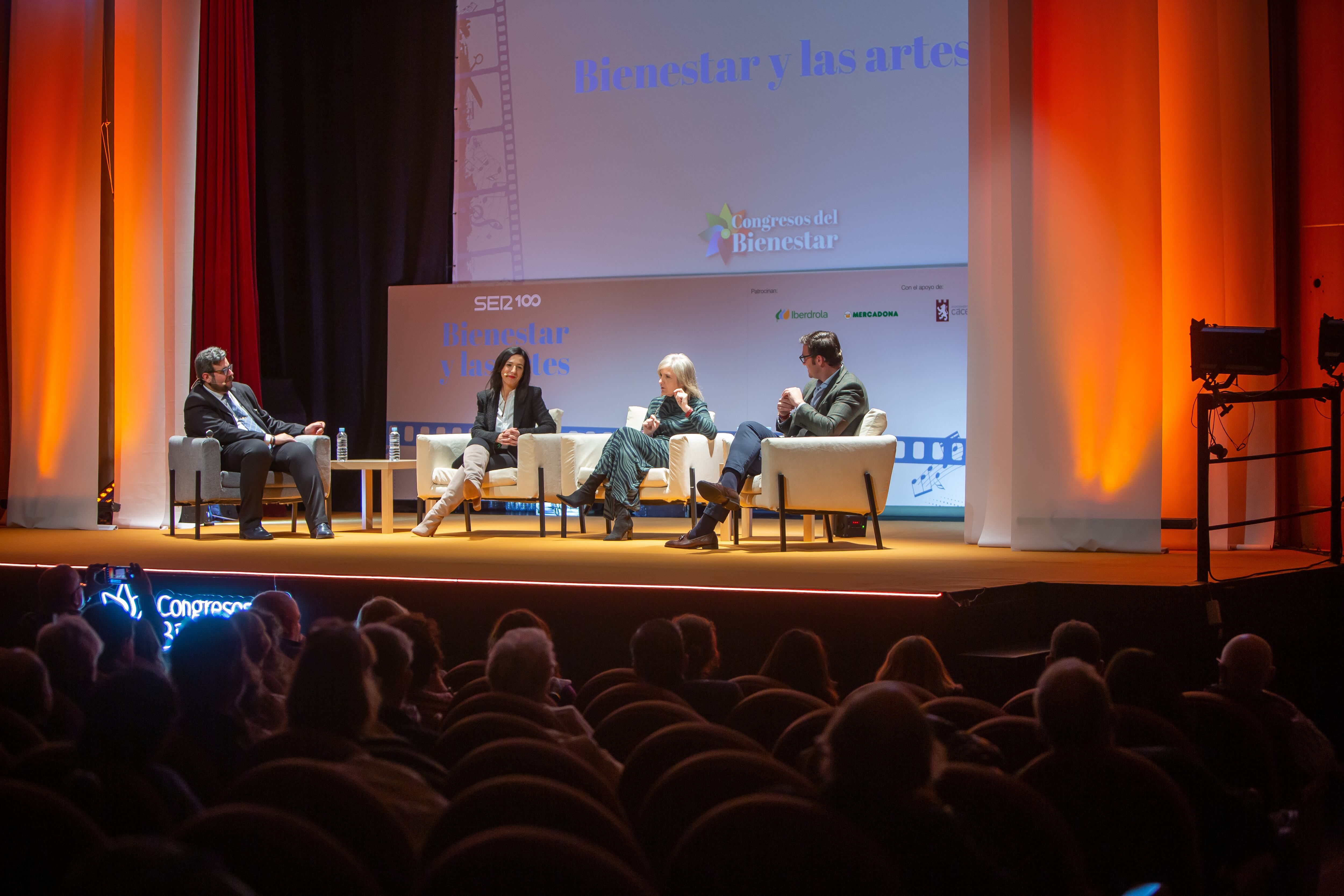 Momento de la primera jornada del Congreso del Bienestar y las Artes celebrado en Cáceres