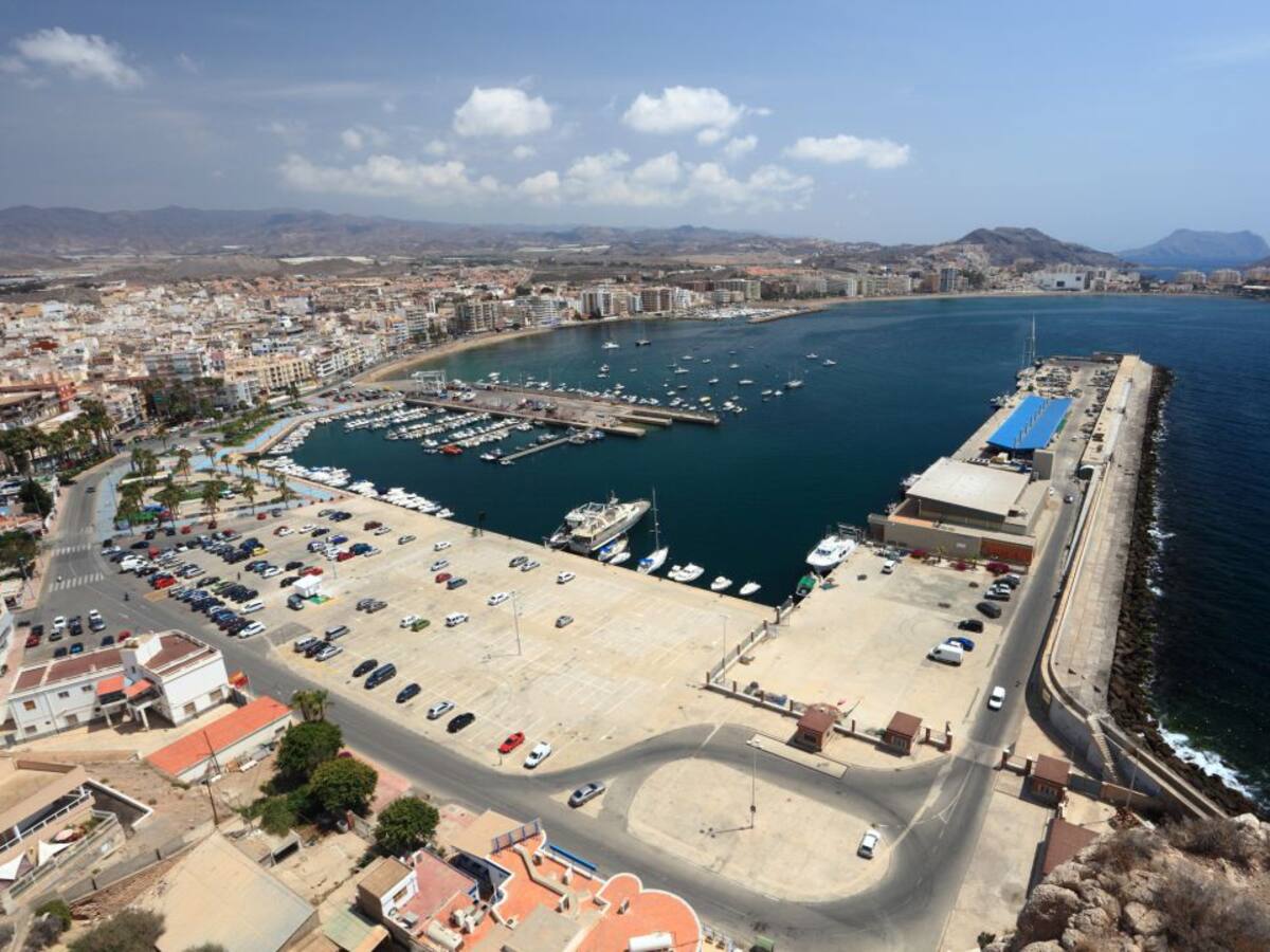 El Ayuntamiento de Águilas avisa: las playas, "sólo para pasear"