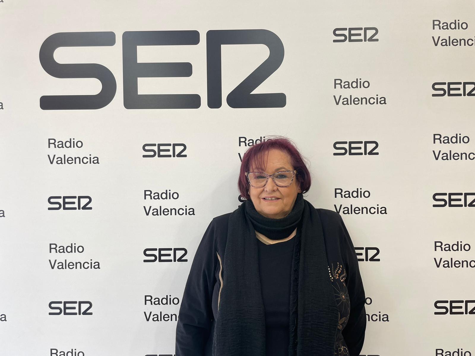 La presidenta de la Federación de Vecinos de València, Mª José Broseta, en los estudios de Radio Valencia para hablar de las fallas 2024