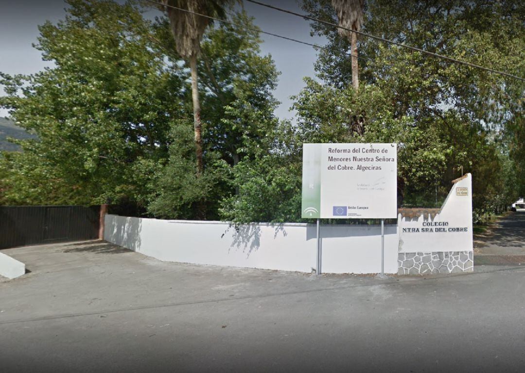Fachada principal del Centro &#039;El Cobre&#039;, en Algeciras.