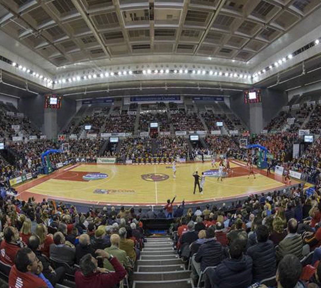 Baloncesto en el Palacio de los Deportes de Granada