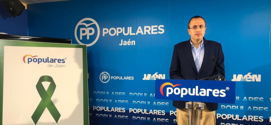 Manuel Bonilla en la sede del PP de Jaén.