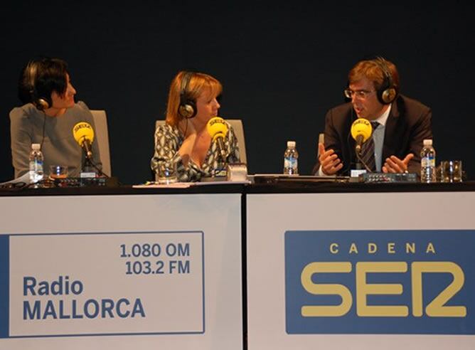 El presidente balear ha visitado el Teatro Principal de Palma de Mallorca para hablar con Gemma Nierga