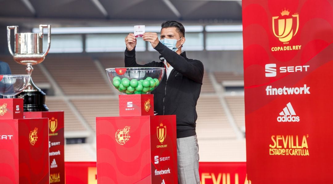 Un momento del sorteo la primera eliminatoria de la Copa del Rey 2020-21