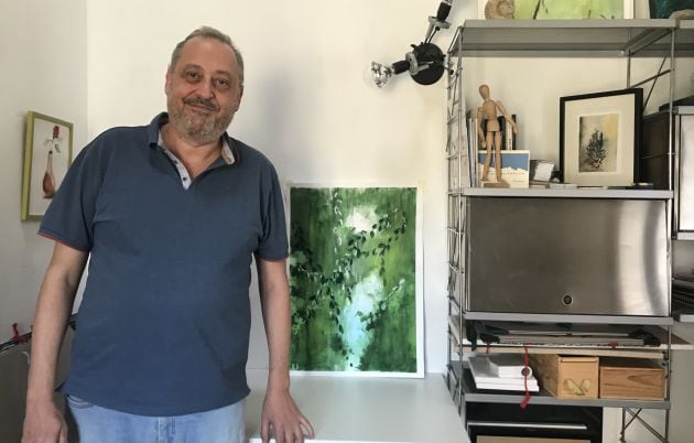 Diego Forriol en su estudio de su casa de Cuenca.