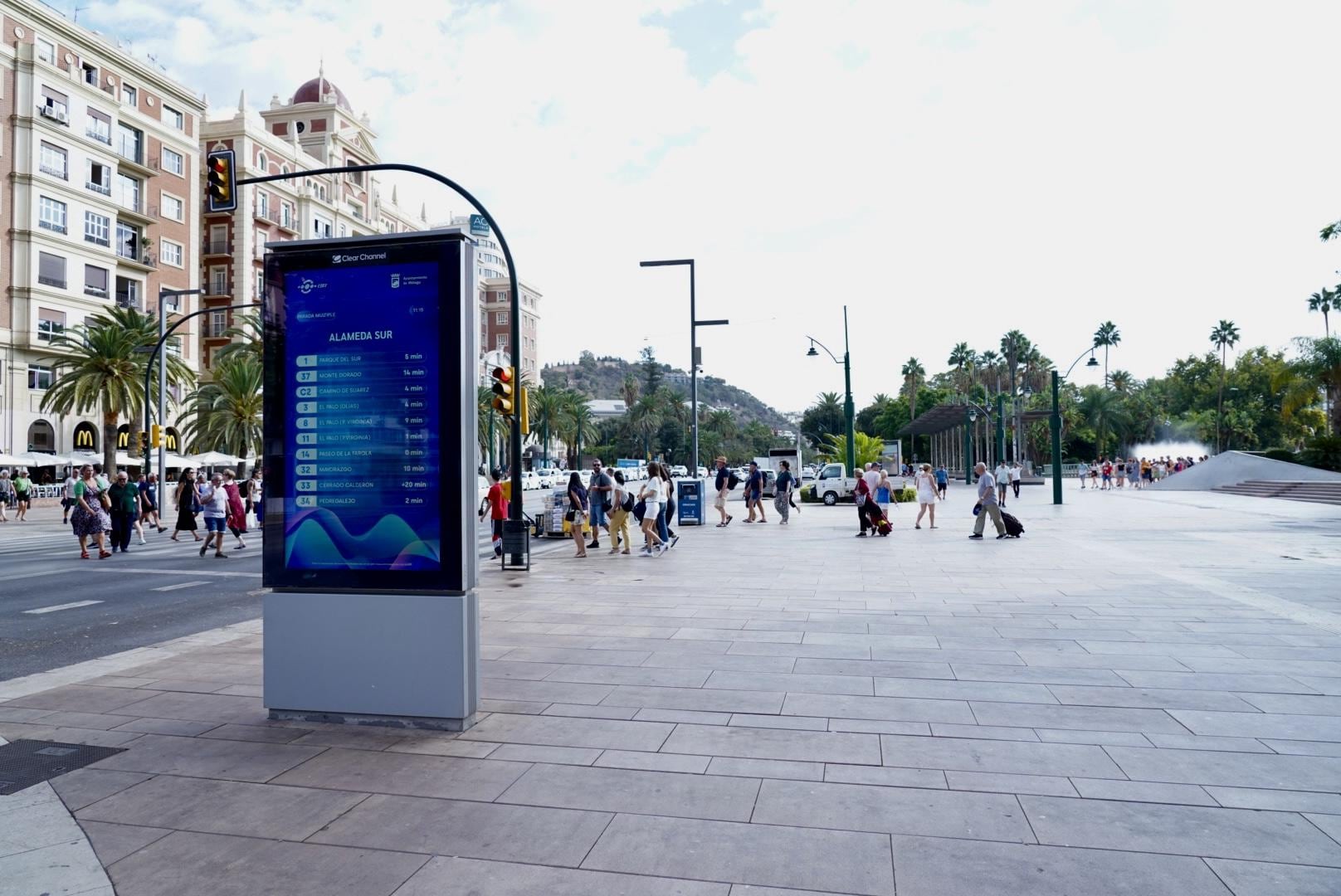 Pantalla digital instalada en Paseo del Parque (Málaga)