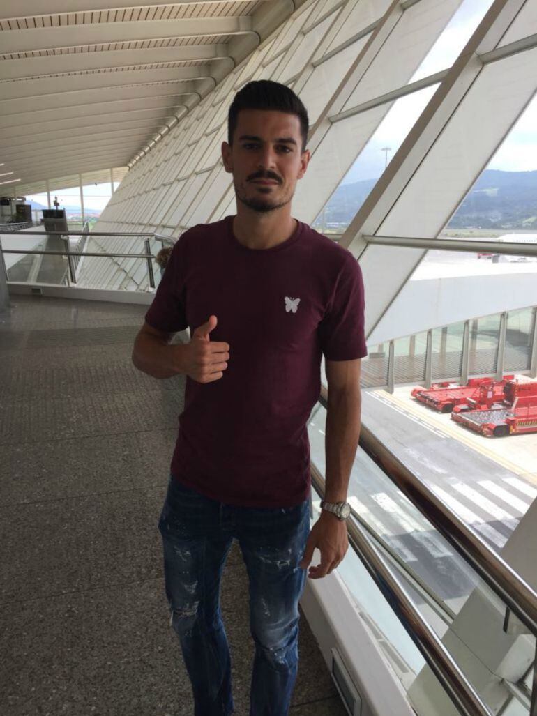 Sergio Álvarez, a punto de coger un vuelo para incoporarse a la concentración del Eibar en Austria