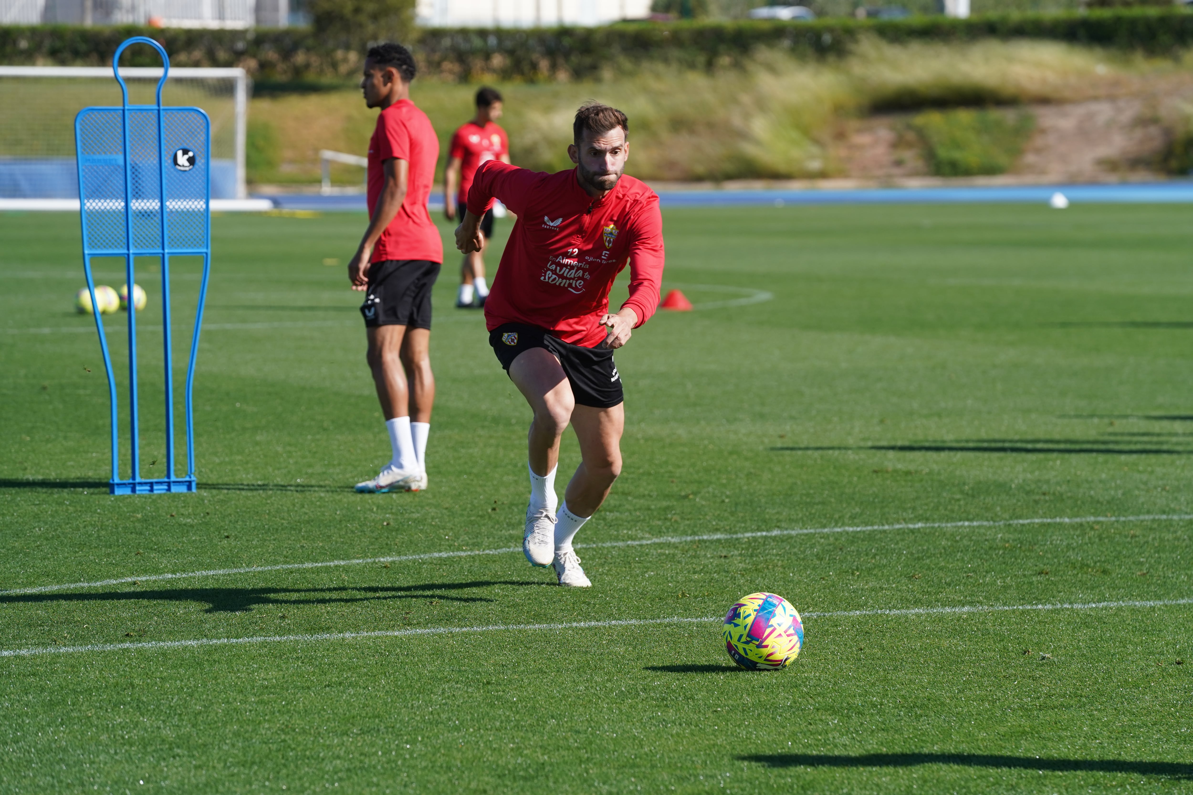 Leo Baptistao calienta motores para el Atlético-Almería.