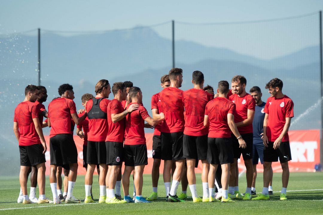 Els jugadors del Girona, abans de l'entrenament.