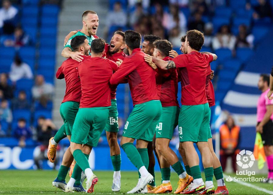 Celebración del primer gol en el Reale Arena que acerca el ascenso.