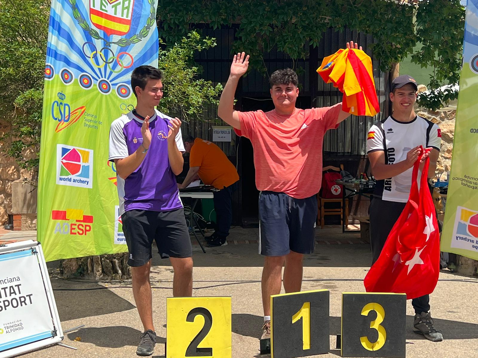 Francho Rufas se ha proclamado Campeón de la liga nacional de campo y subcampeón de España de tiro con arco en categoría absoluta