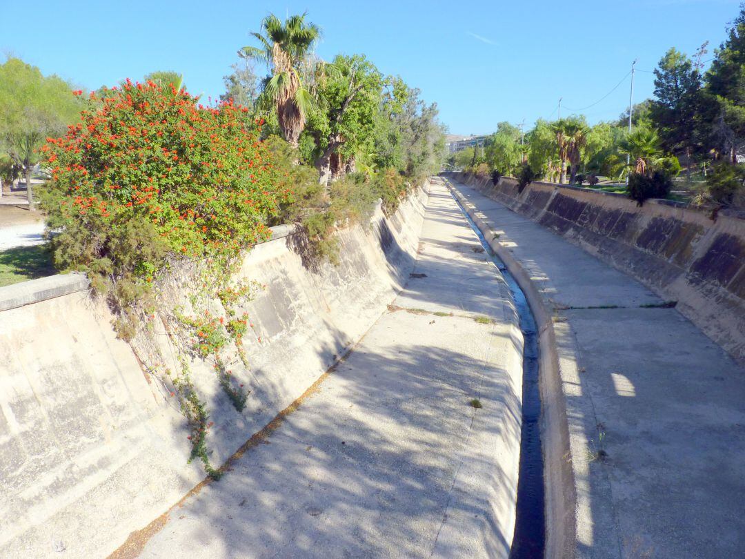 Río Vinalopó a su paso por Elda