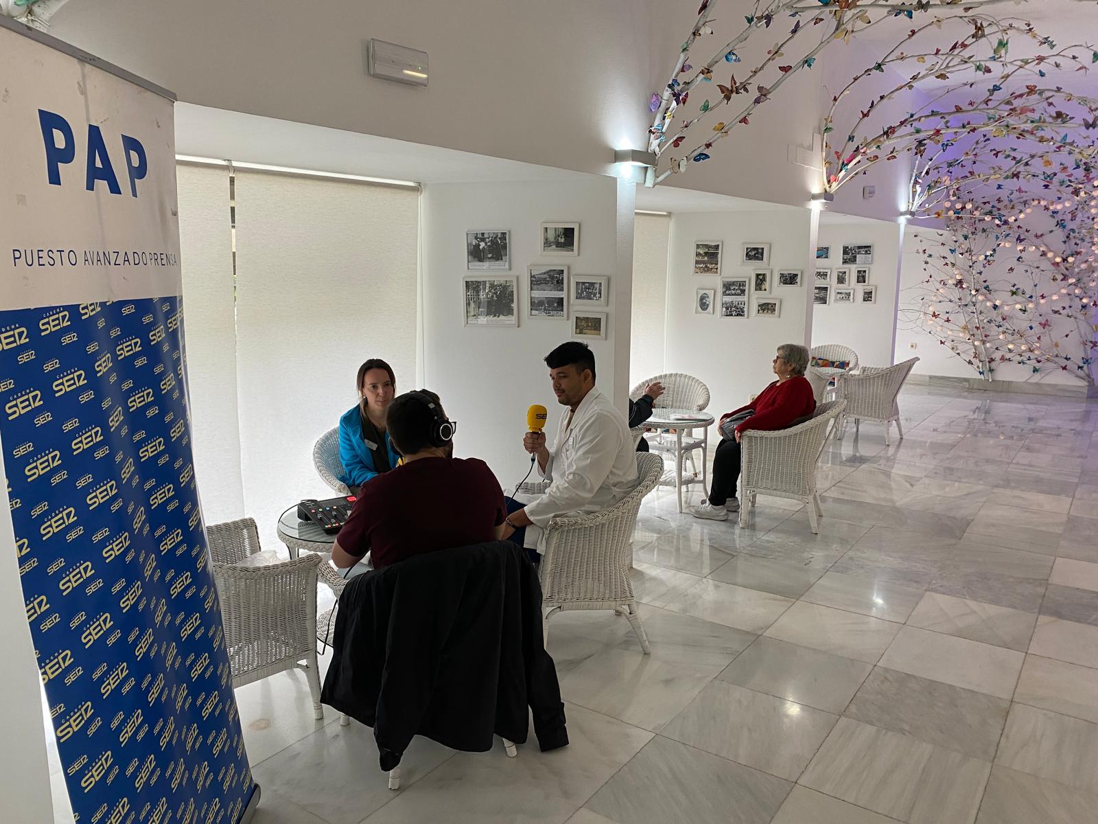 Un momento del programa desde el Balneario de Baños de Montemayor