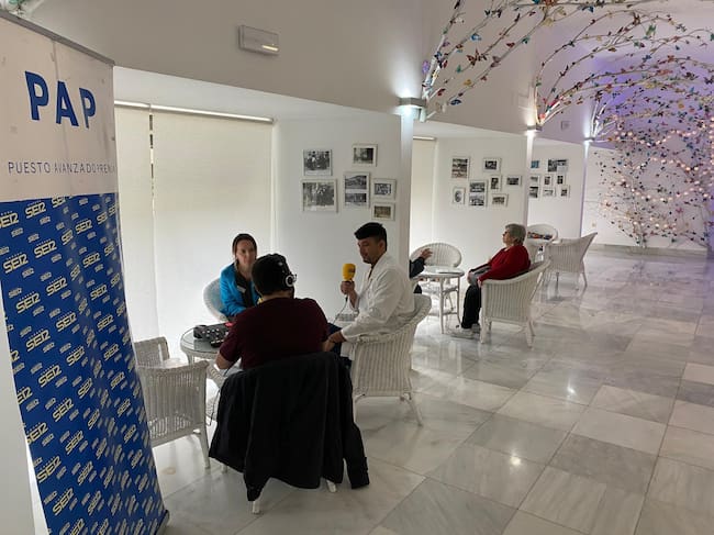 Un momento del programa desde el Balneario de Baños de Montemayor