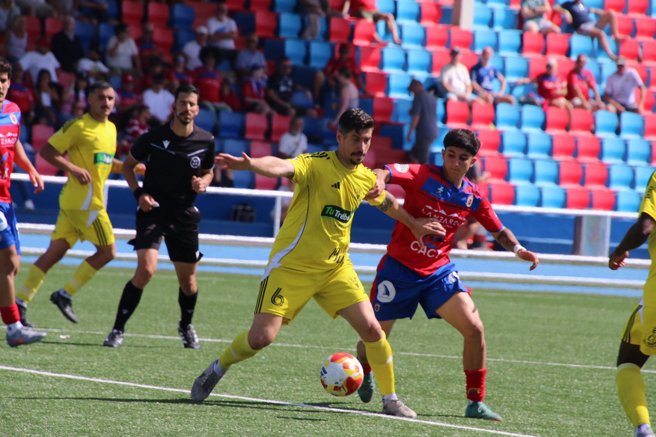 La UD Lanzarote frente al CD San Miguel.