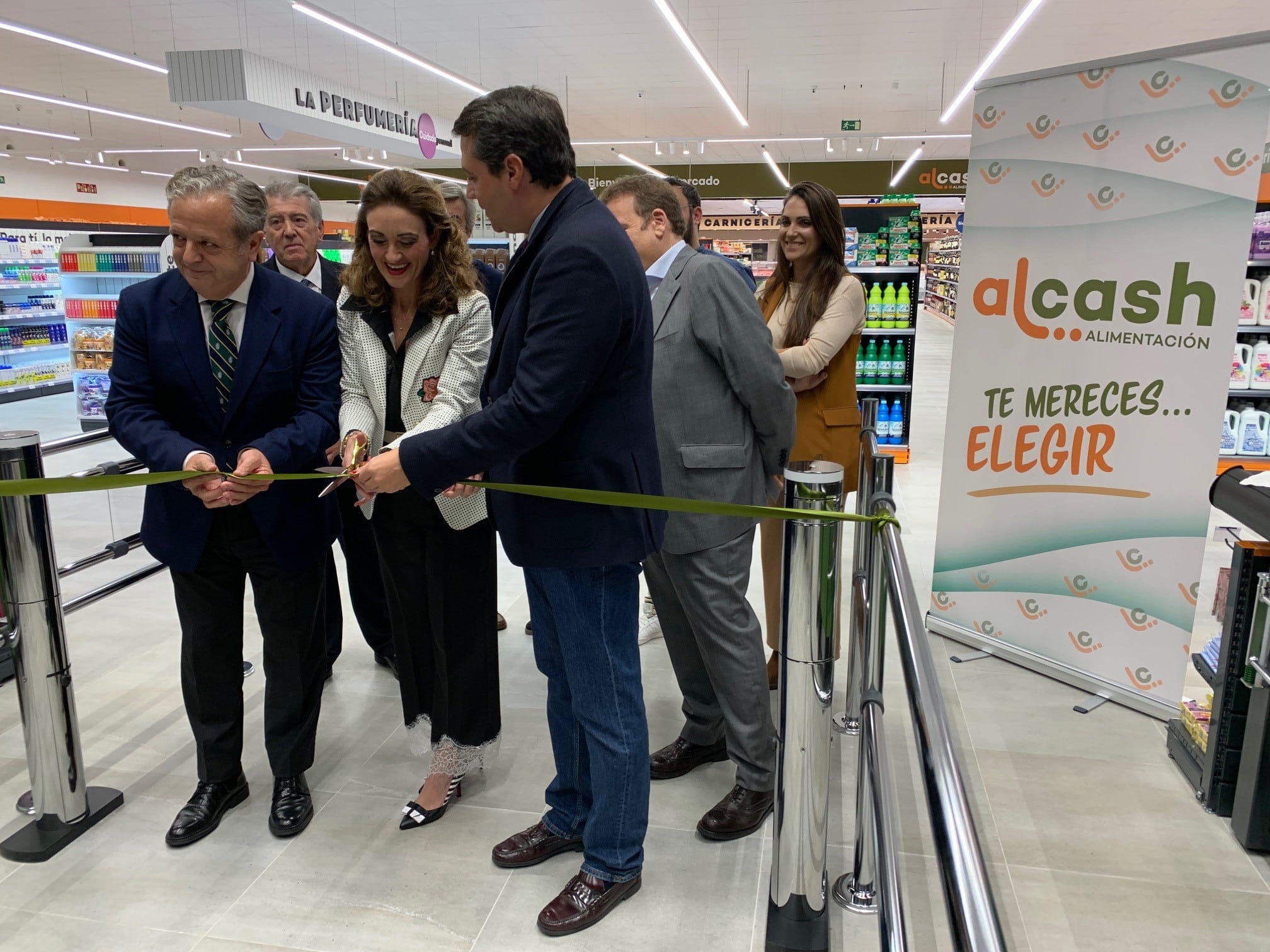 Inauguración del edificio comercial Alsara