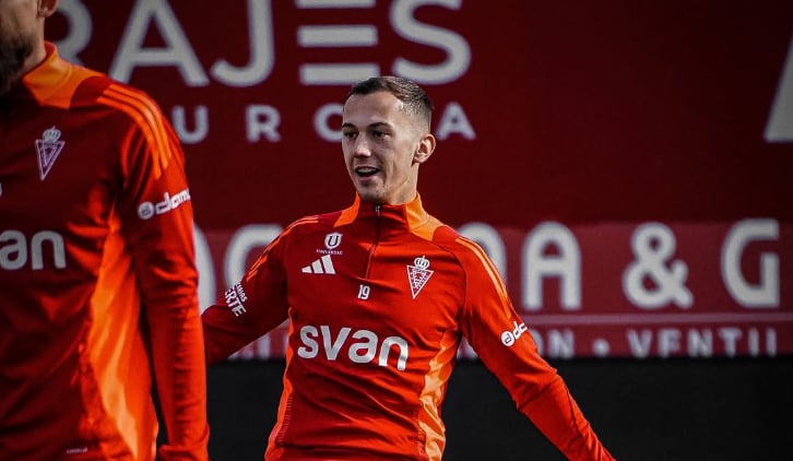 Kenneth Soler en un entrenamiento con el Real Murcia