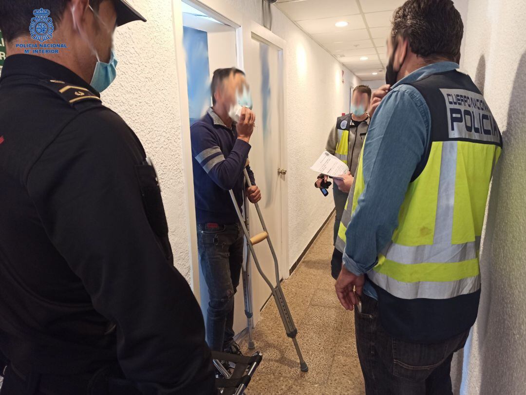 Uno de los detenidos