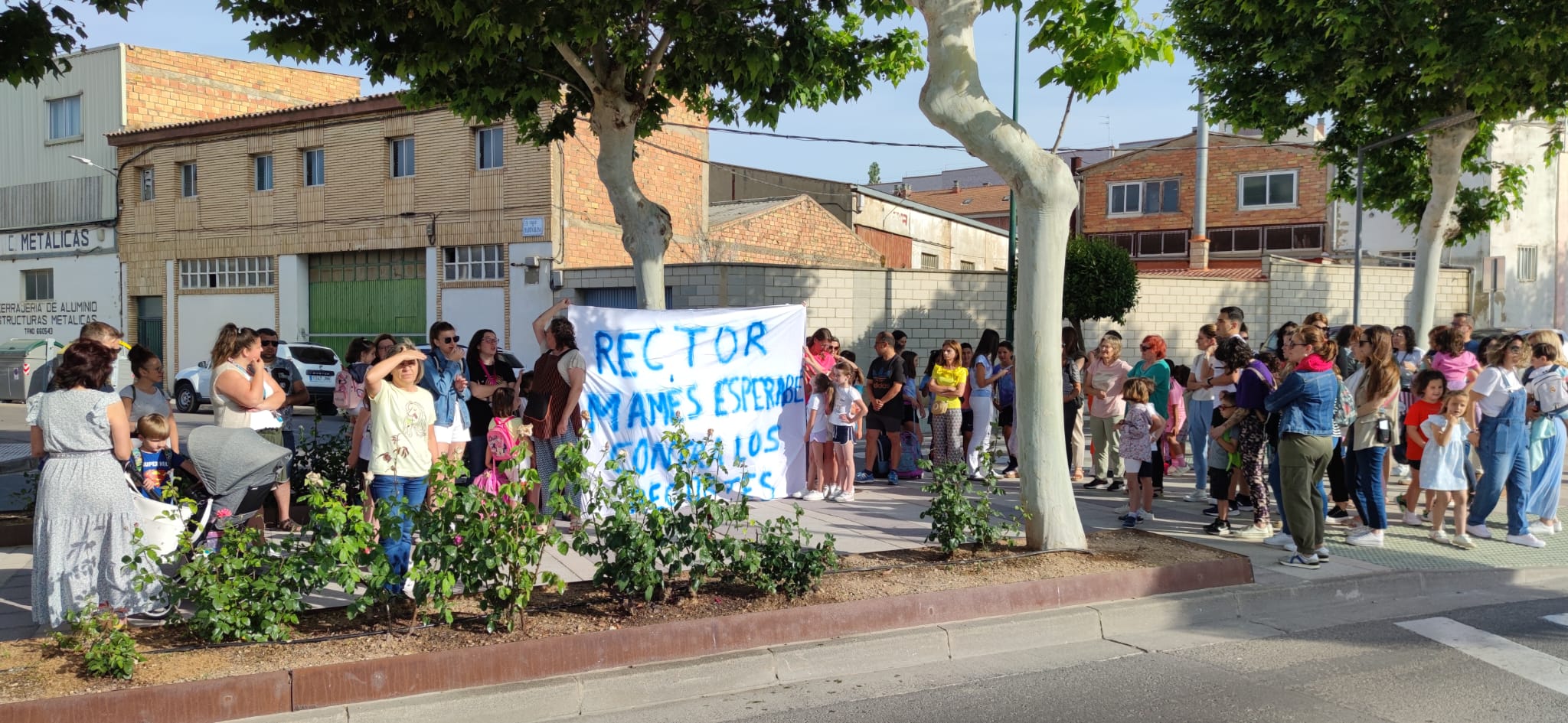 Manifestación el lunes a las puertas del Mamés Esperabé / AMPA del centro