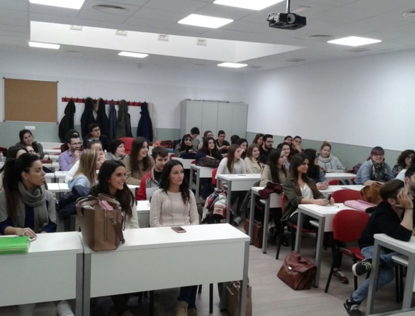 Alumnos de la Escuela de Enfermería de Cartagena en el Rosell en una foto de archivo