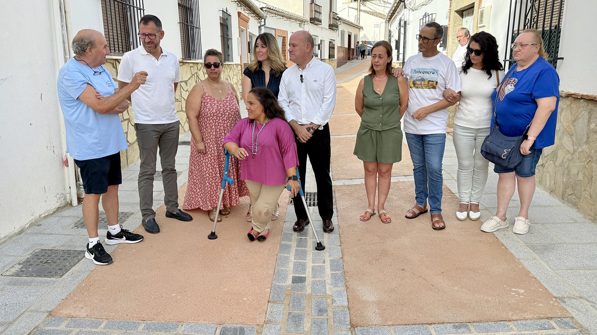 El alcalde Manuel Barón visita la finalización de las obras de la calle Santa María la Vieja