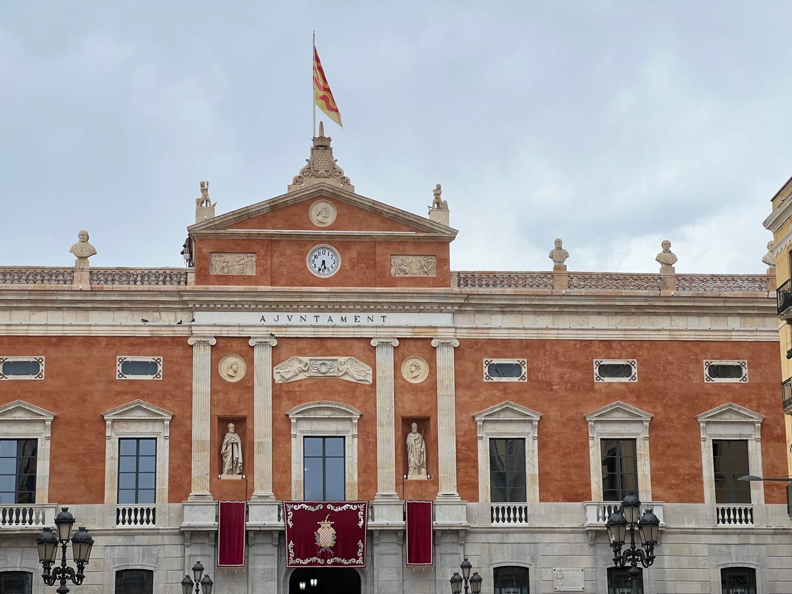 Façana de l'Ajuntament de Tarragona.