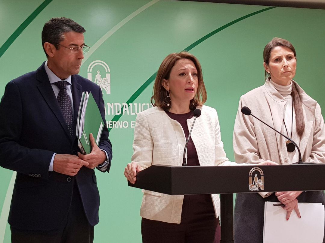 Navarro junto con los delegados de Politicas Sociales y Agricultura 