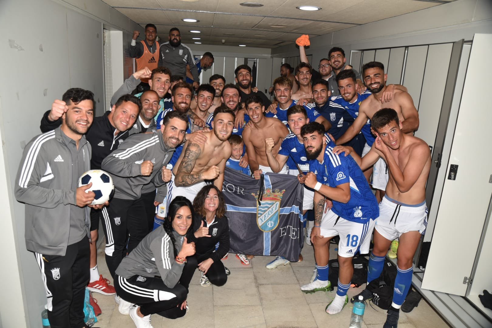 El Xerez CD logró ante el Bollullos una victoria muy importante en Chapín