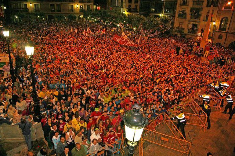 Las fiestas de San Juan son un escenario de habitual consumo de alcohol por parte de la juventud