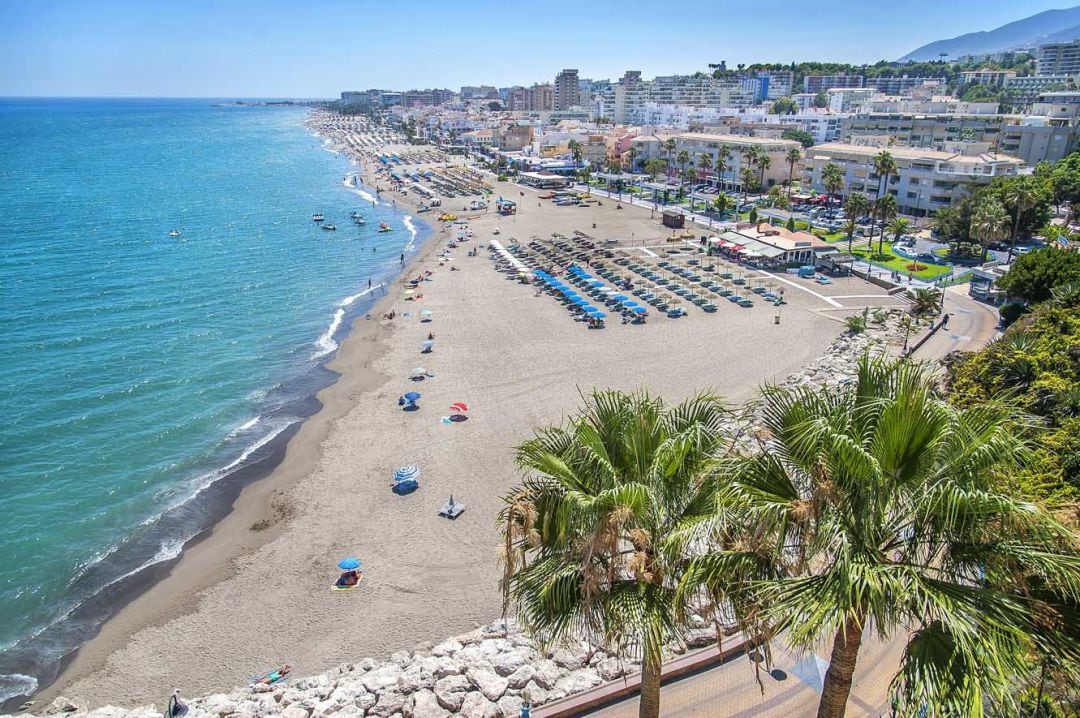 Archivo - Playa de Torremolinos (Málaga)