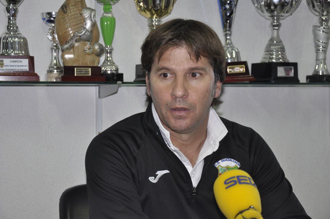 Jesús Mendoza durante la rueda de prensa tras el partido del jueves