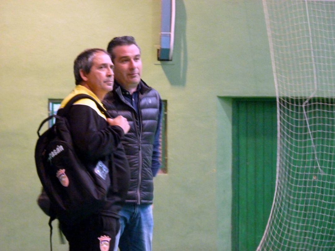 José Francisco Aldeguer (I) con Pedro Conca, presidente del Bm. Elda - C.E.E.