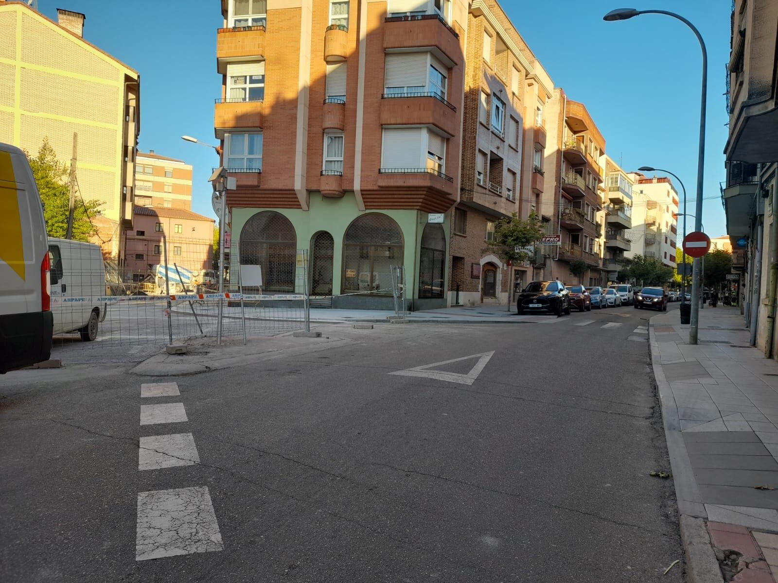 Obras en Sol de las Moreras en el entronque con calle San Gregorio, viernes 13 de septiembre de 2024