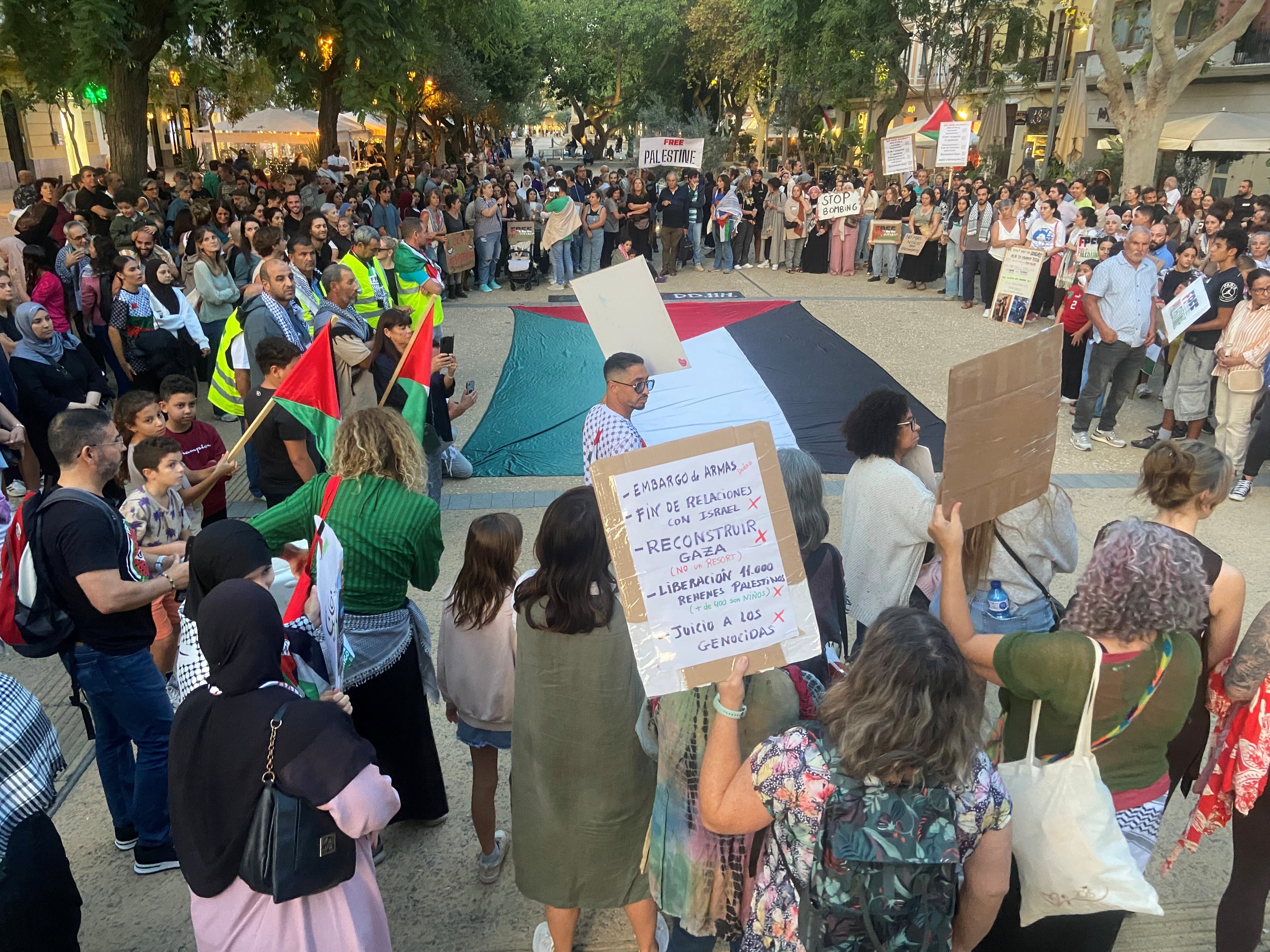 Más de 500 personas se han sumado a la movilización en Ibiza