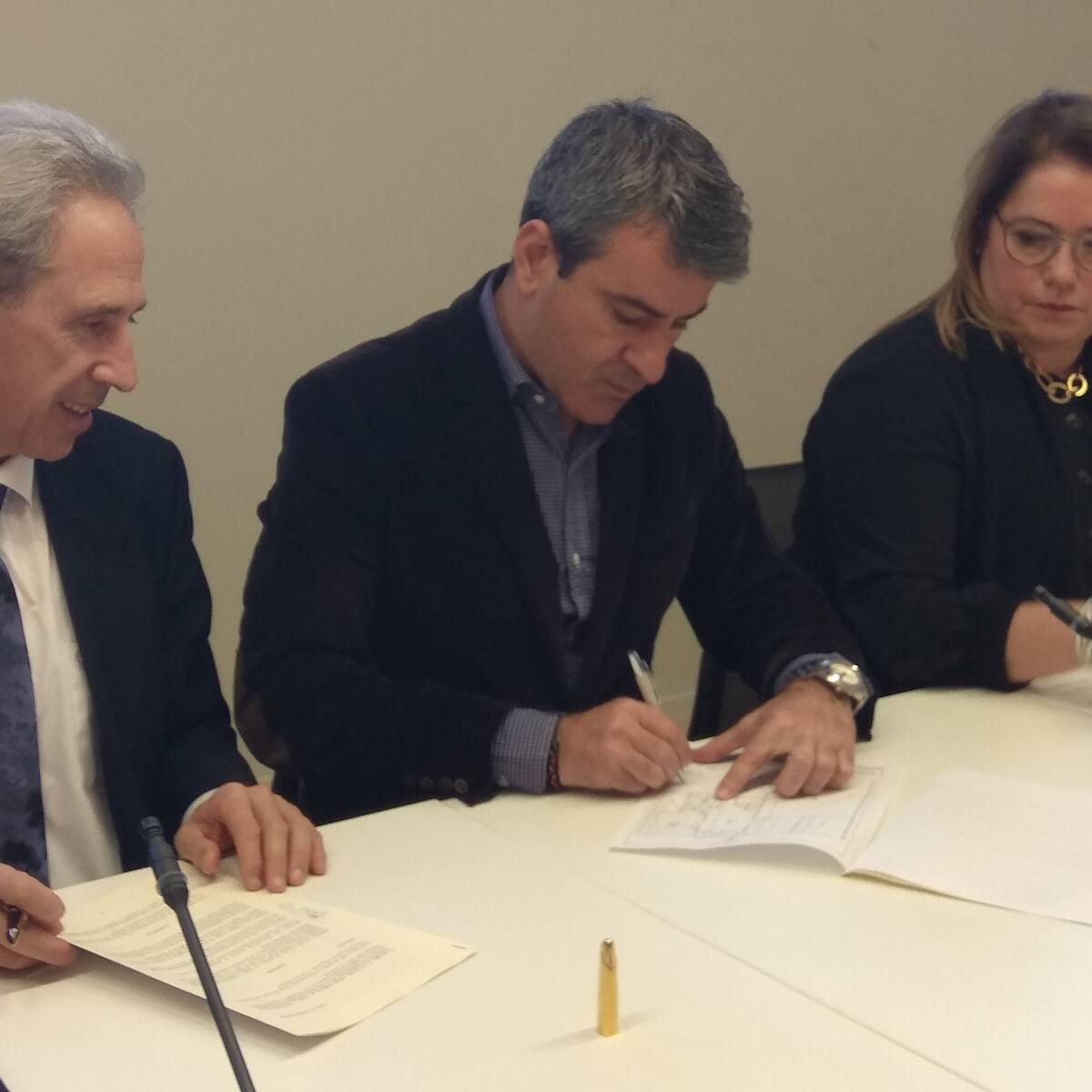 CEOS CEPYME y UGT ceden al Ayuntamiento el edificio de sindicatos