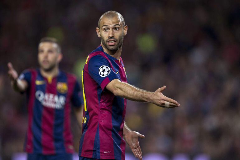 El centrocampista argentino del FC Barcelona, Javier Mascherano, durante el encuentro frente al Paris Saint-Germain